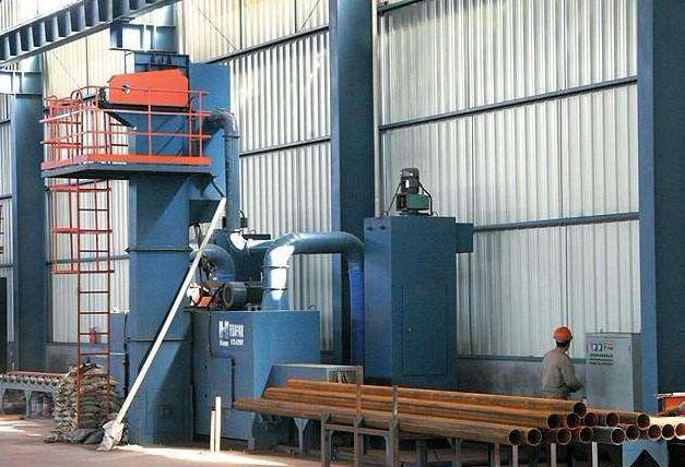 小口徑鋼管外壁通過式拋丸機(jī)現(xiàn)場圖 小口徑鋼管外壁通過式拋丸機(jī)現(xiàn)場圖