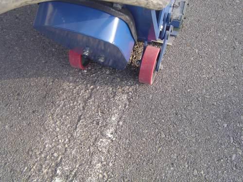 標(biāo)線(xiàn)拋丸機(jī)施工現(xiàn)場(chǎng)圖